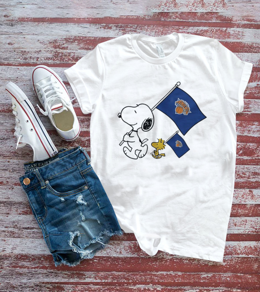Snoopy Woodstock New York Knicks Flags Cheer T-Shirt