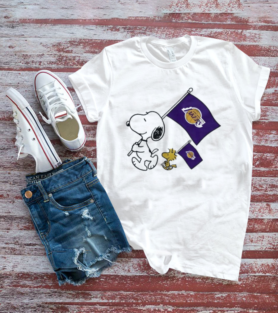 Los Angeles Lakers Snoopy And Woodstock Holding Team Flags T-Shirt