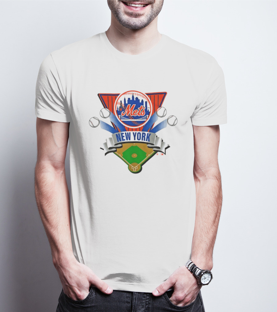 New York Mets Baseball Diamond Skyline And Bats T-Shirt
