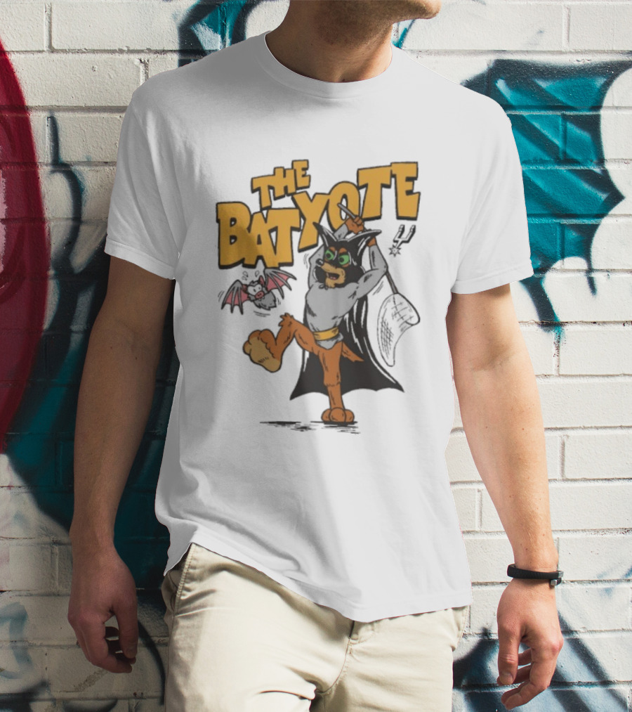 San Antonio Spurs The Batyote Character With Cape And Bat T-Shirt