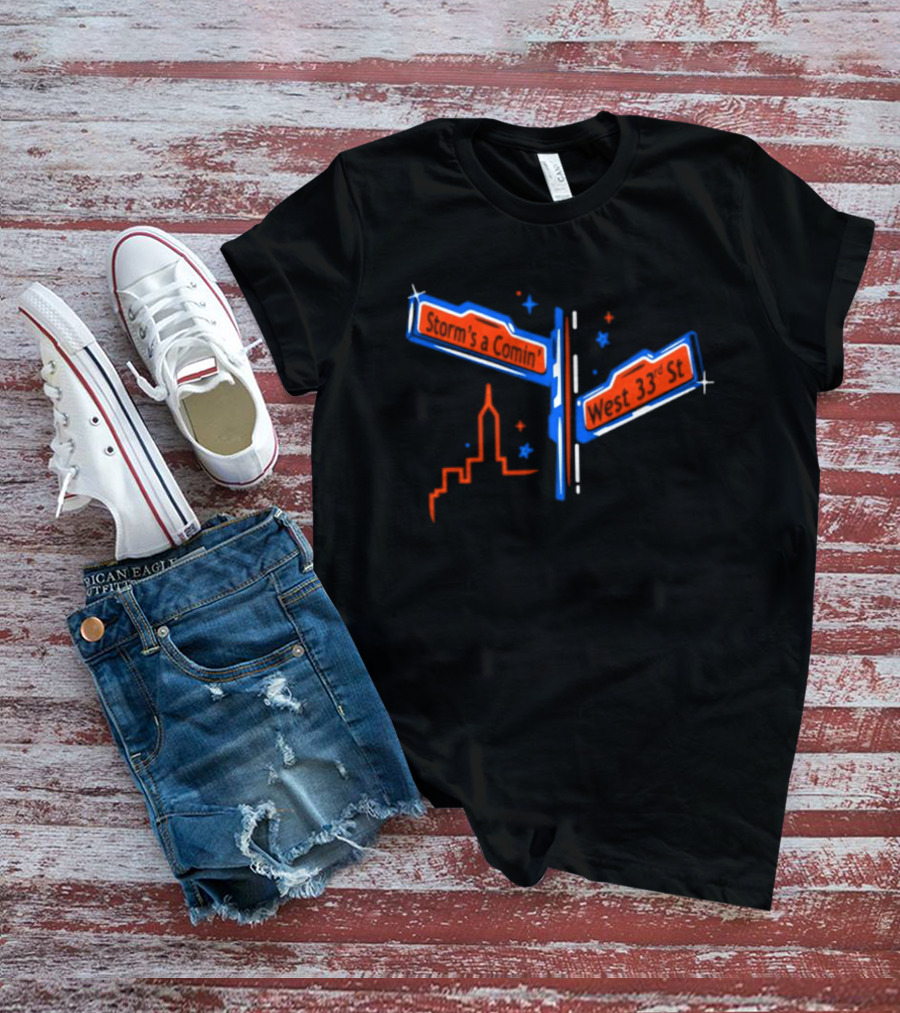 New York Knicks Storm's A Comin West 33rd St Basketball City Skyline T-Shirt