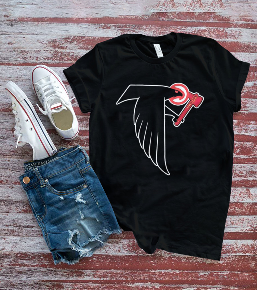Atlanta Falcons Bird Holding Tomahawk Axe T-Shirt