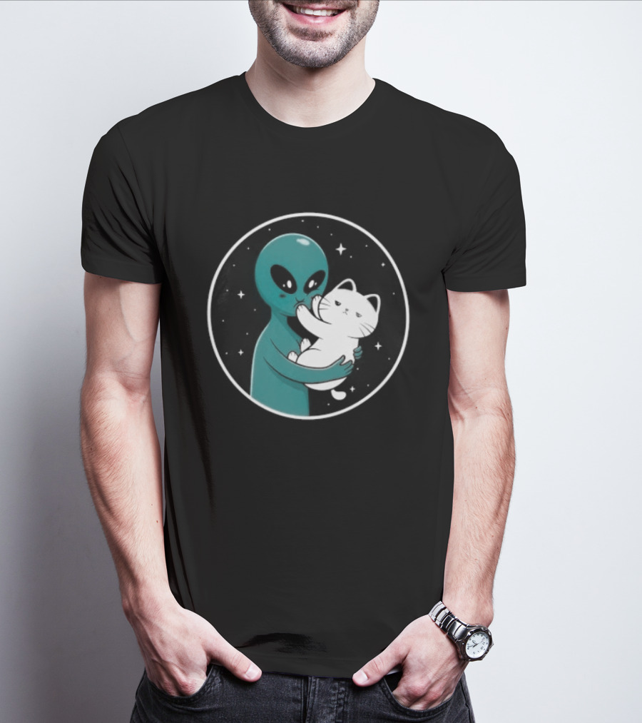 Even Aliens Love Cats Space Alien Embracing Kitty T-Shirt