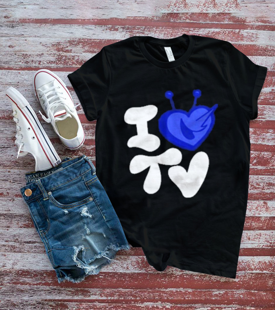 Paperboxmart I Love TV Blue Heart Antenna T-Shirt