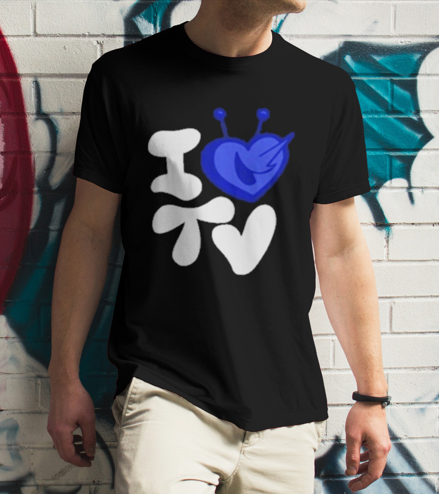 Paperboxmart I Love TV Blue Heart Antenna T-Shirt