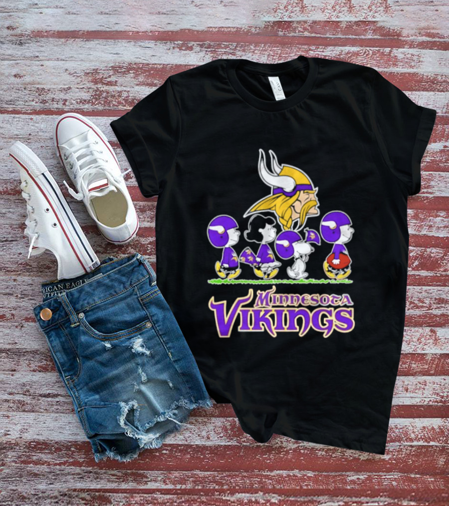 Peanuts Snoopy Minnesota Vikings Characters NFL Team Collaboration T-Shirt