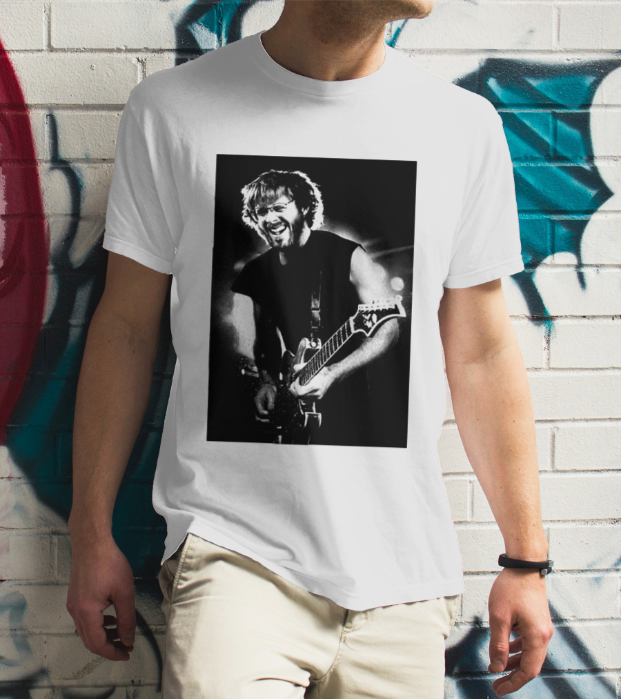 Phish Trey Anastasio Iconic Live Performance Guitarist Black And White Image T-Shirt