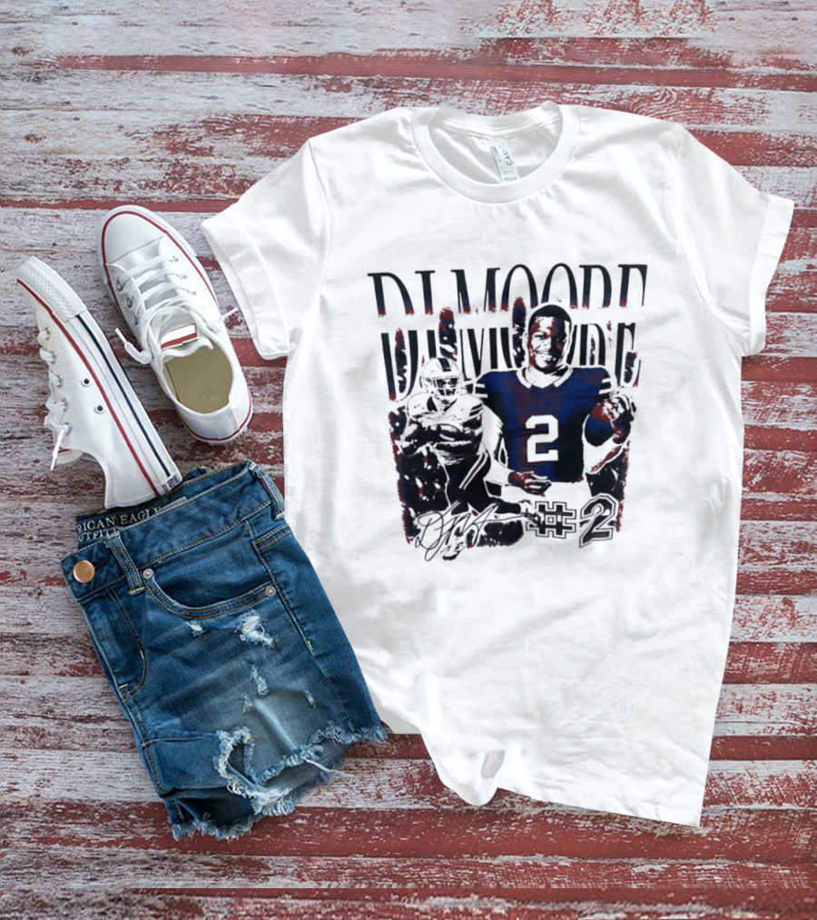 DJ Moore #2 Football Player Portrait Signature T-Shirt