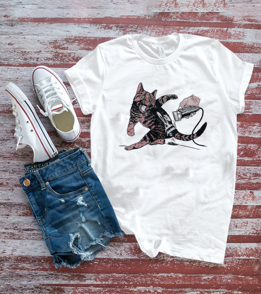 Shaving Cat Crazy Tabby Pet Grooming Clipper Reaction T-Shirt