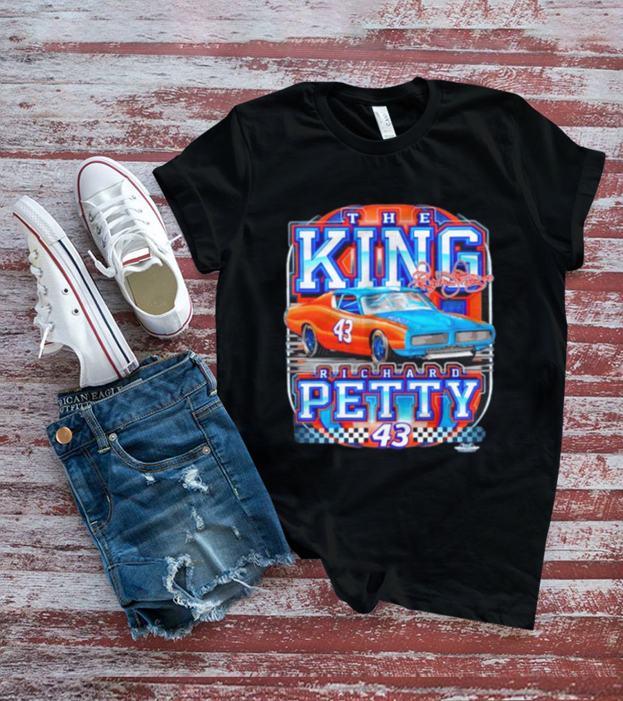 Richard Petty The King No 43 NASCAR Racing Car Checkered Flag T-Shirt