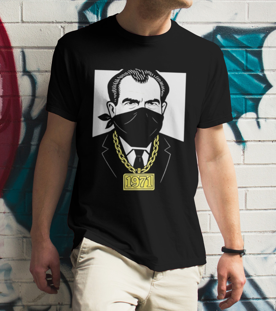 Richard Nixon 1971 Bandana Gold Chain T-Shirt
