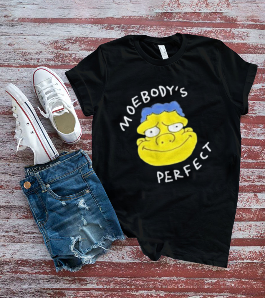 Moebody's Perfect Yellow Cartoon Face With Blue Hair Smirk T-Shirt