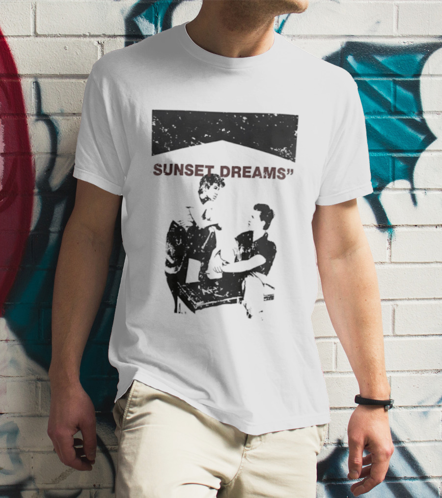SUNSET DREAMS Streetwear T-Shirt