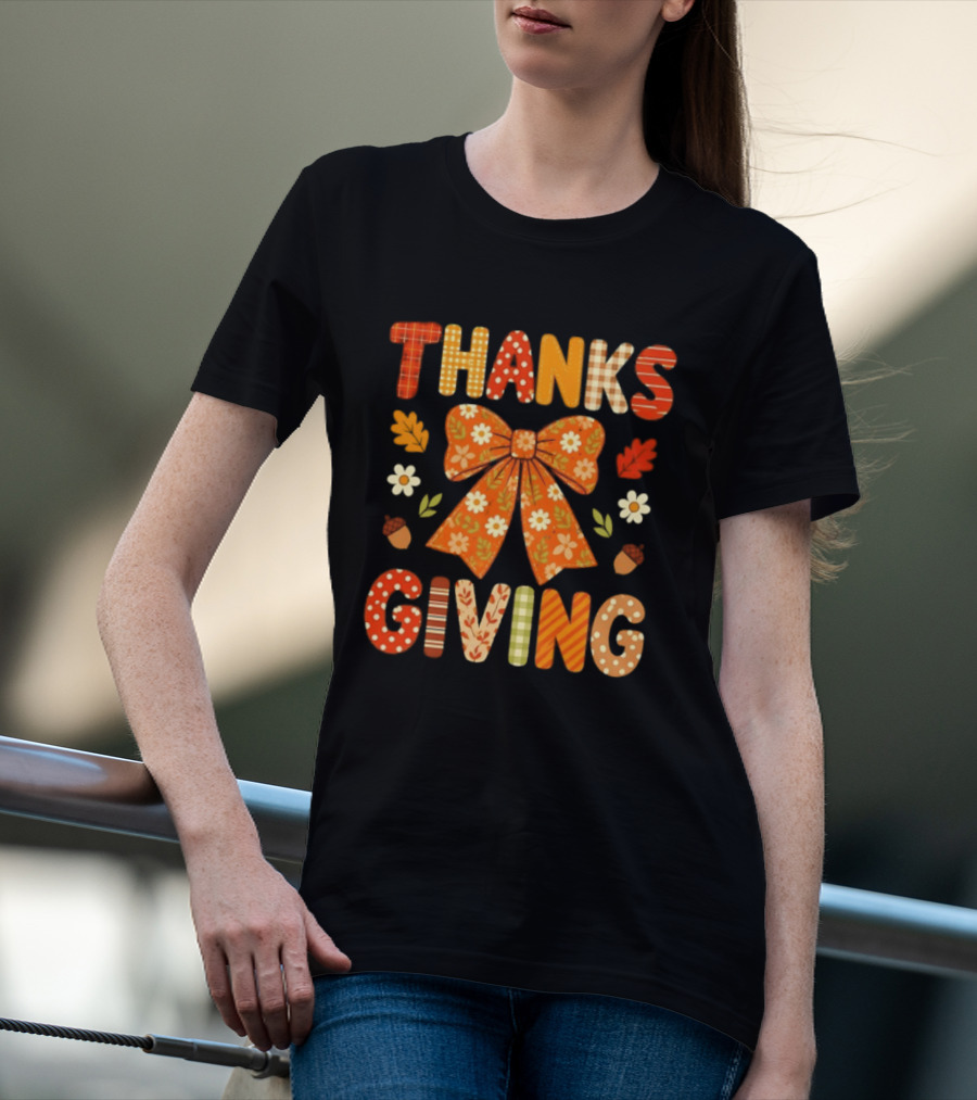 Thanksgiving Floral Bow With Autumn Acorns And Leaves T-Shirt