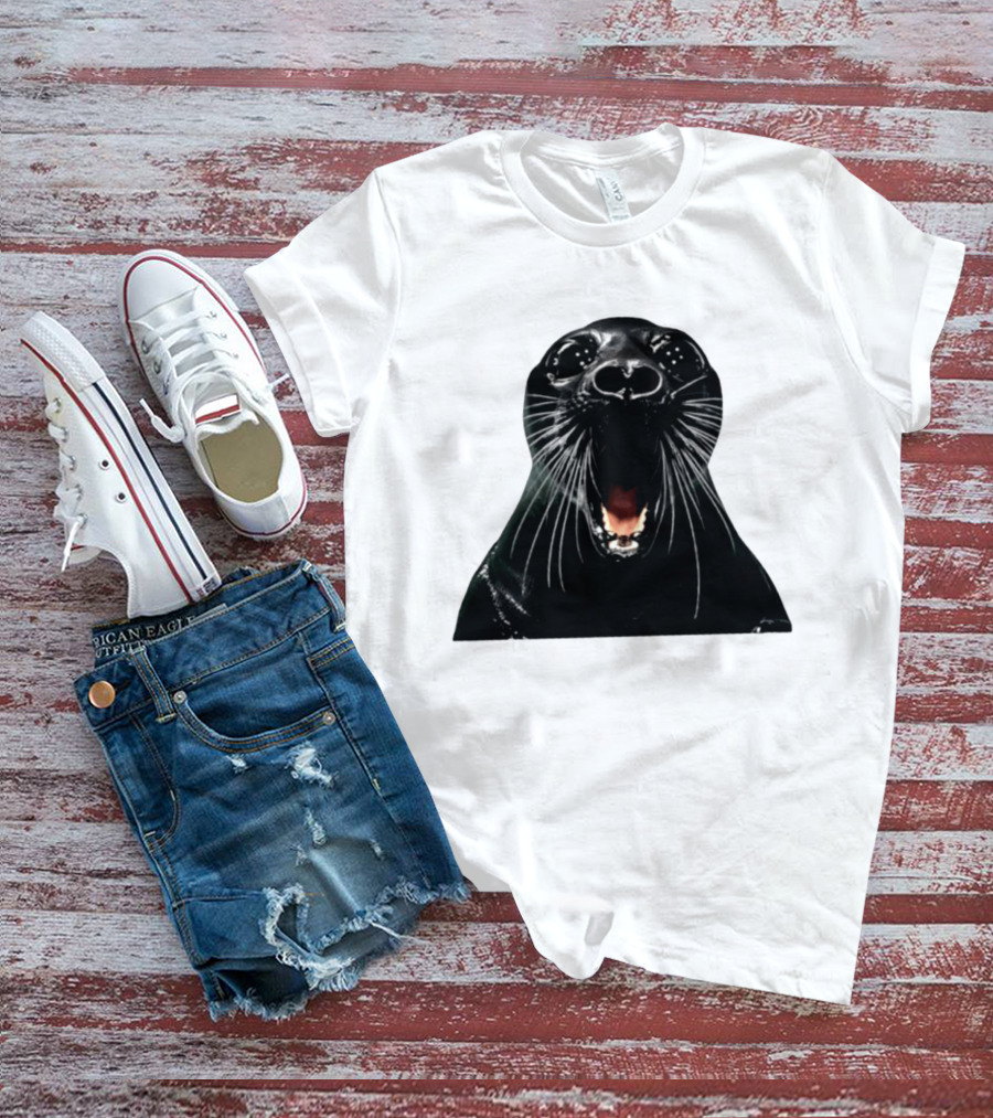 Screaming Black Seal Meme Hilarious Animal Expression T-Shirt