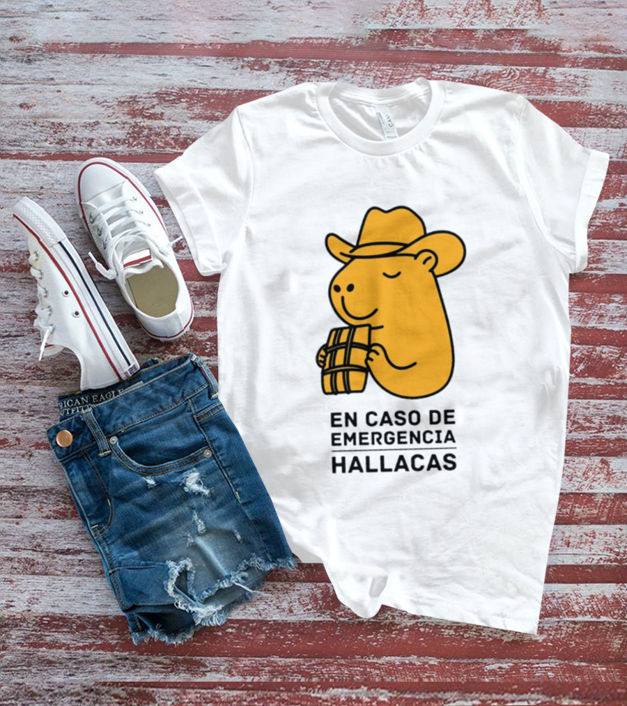 En Caso De Emergencia Hallacas Capybara Cowboy Hat T-Shirt