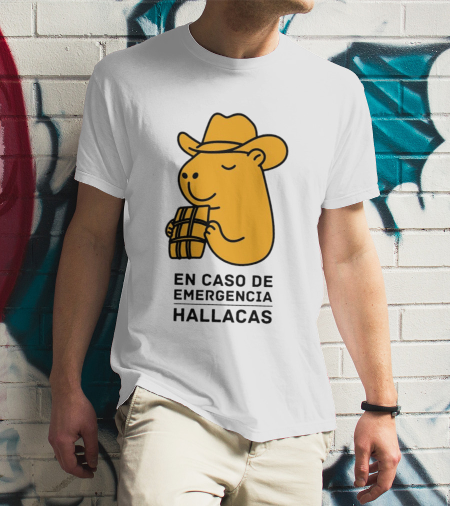 En Caso De Emergencia Hallacas Capybara Cowboy Hat T-Shirt