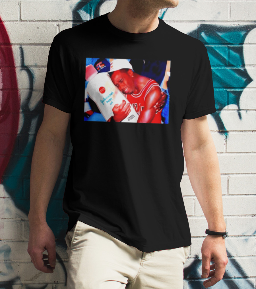 Sean Diddy Combs Johnson's Baby Oil Chicago Bulls Hugging Moment T-Shirt