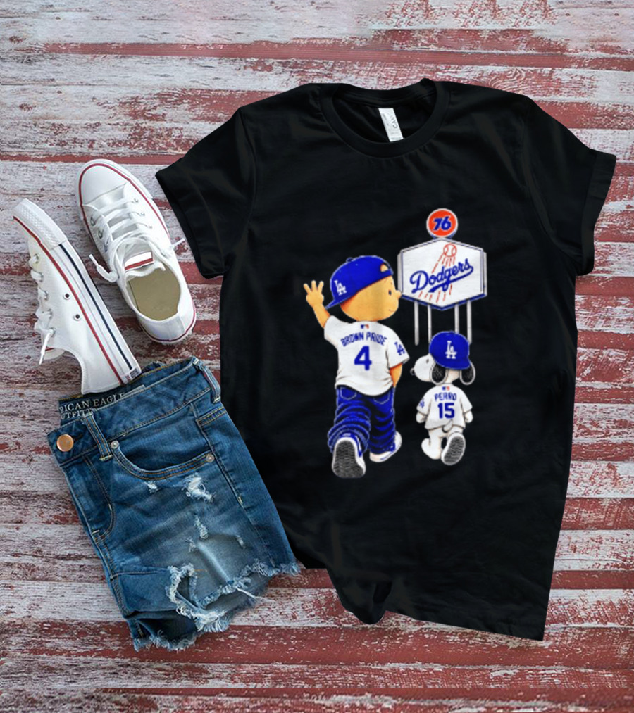 Charlie Brown Snoopy Los Angeles Dodgers Brown Pride Perro Baseball 76 T-Shirt