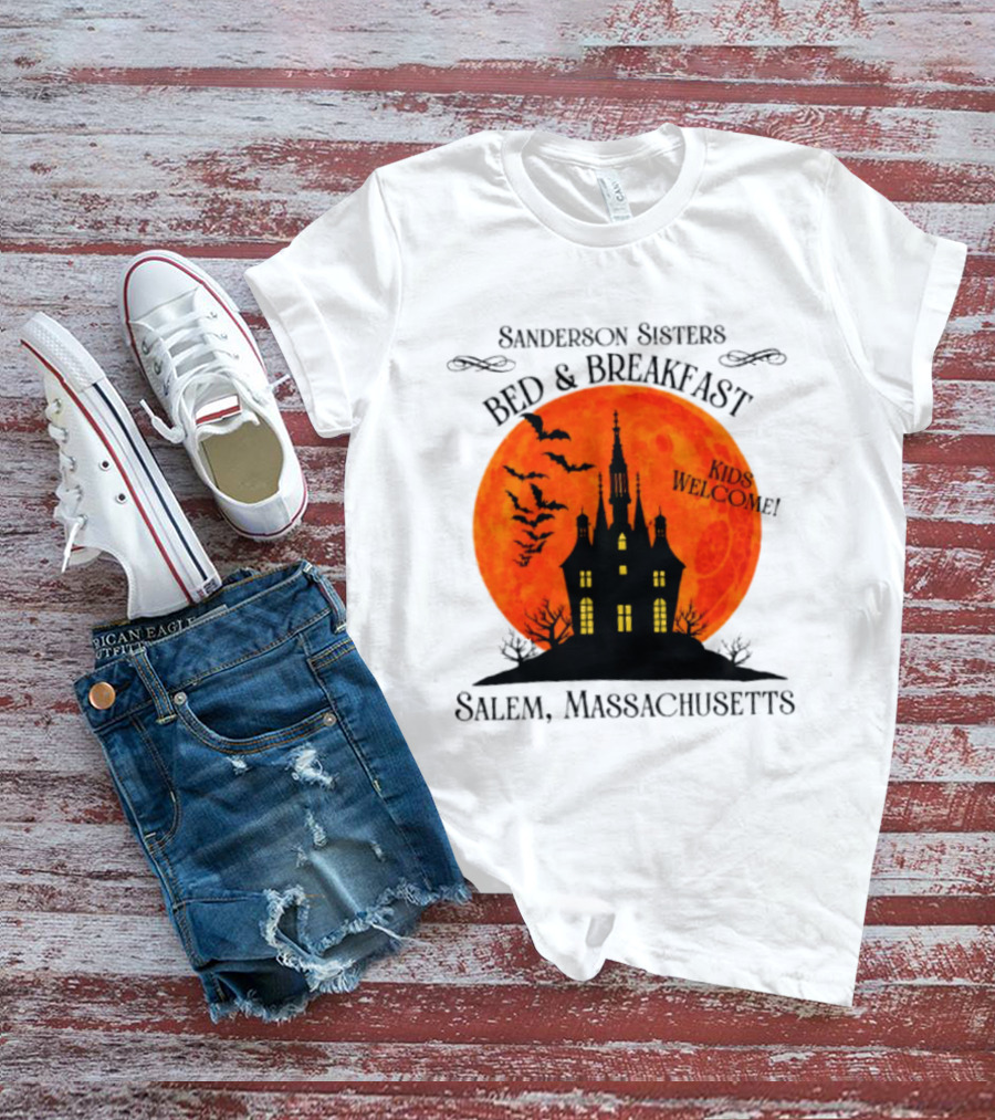Sanderson Sisters Bed And Breakfast Kids Welcome Salem Massachusetts Halloween Bats Haunted House T-Shirt