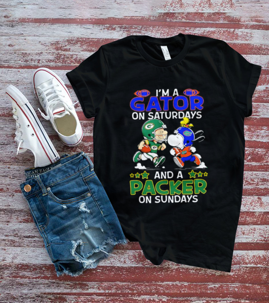 I'm A Gator On Saturdays And A Packer On Sundays Peanuts Football Charlie Brown Snoopy T-Shirt