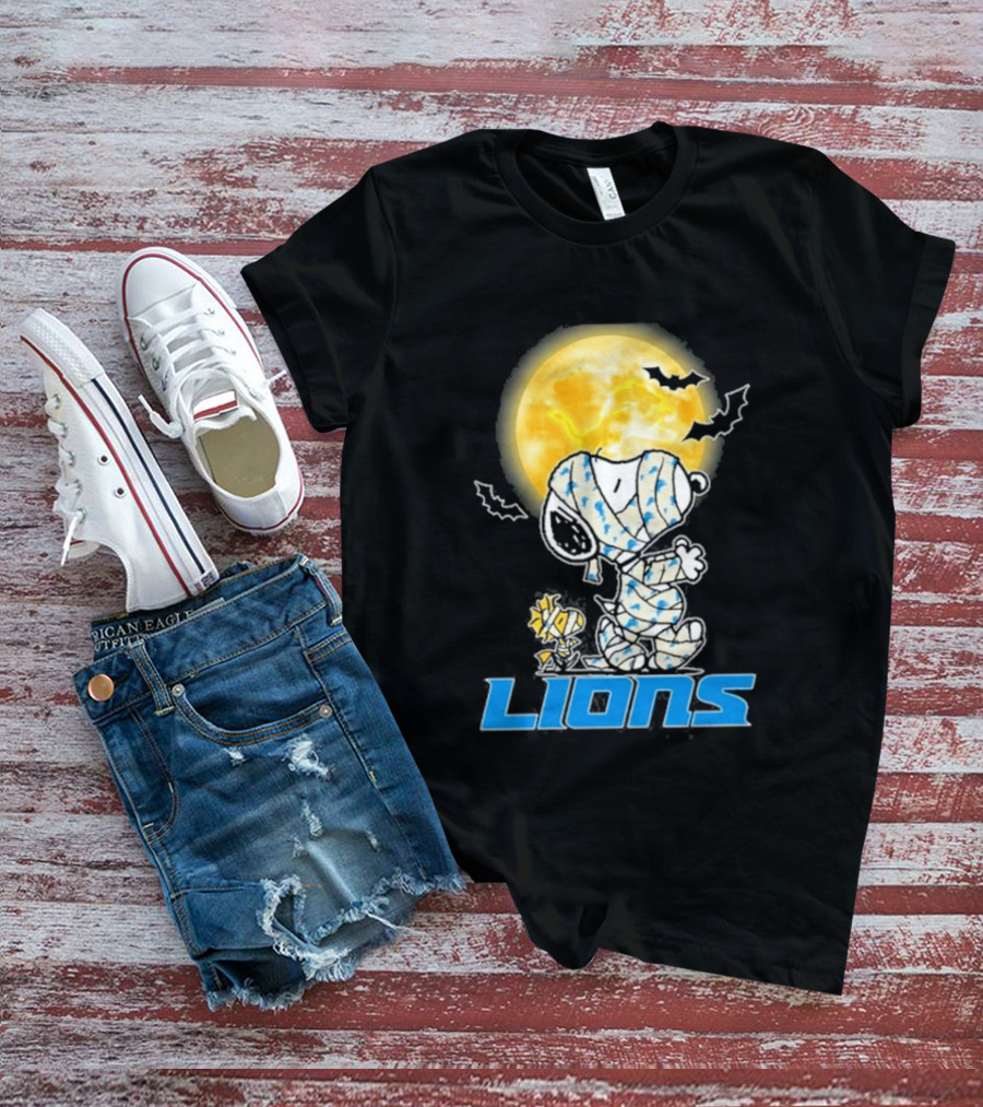 Detroit Lions Snoopy Halloween 2026 Full Moon Bat Holiday T-Shirt