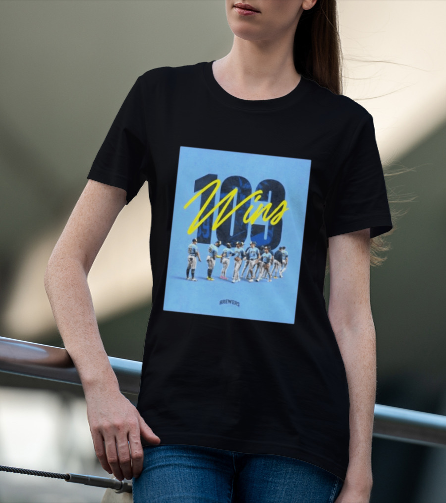 Milwaukee Brewers 103 Wins Celebration Team Huddle T-Shirt