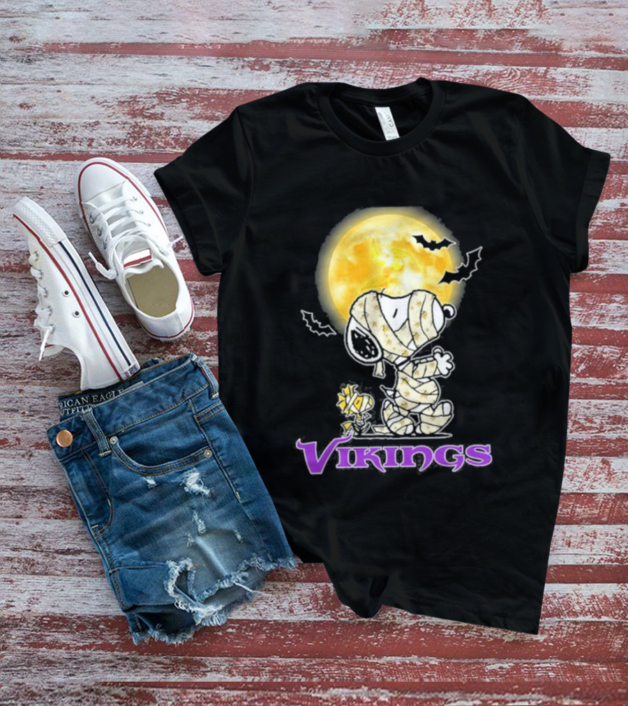 Minnesota Vikings Snoopy Halloween Moon 2026 Holiday T-Shirt