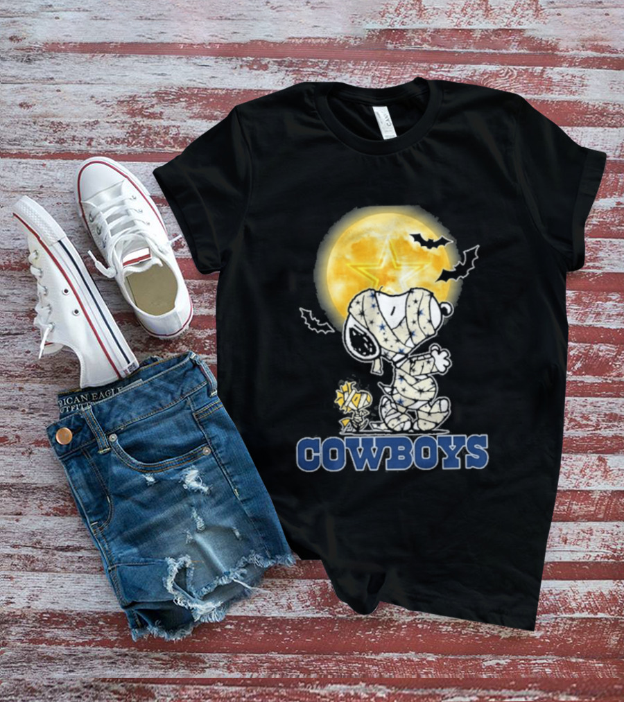 Dallas Cowboys Snoopy Halloween 2026 Full Moon Bat Scene T-Shirt