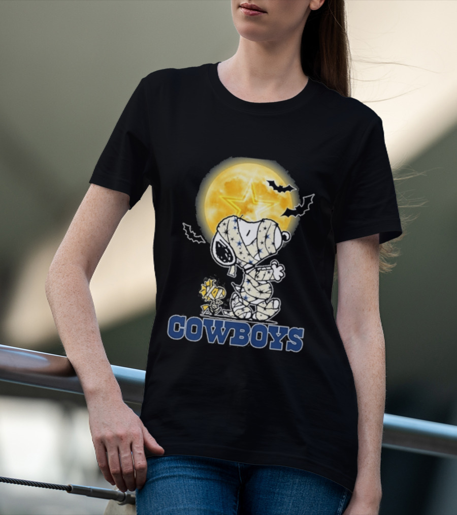 Dallas Cowboys Snoopy Halloween 2026 Full Moon Bat Scene T-Shirt