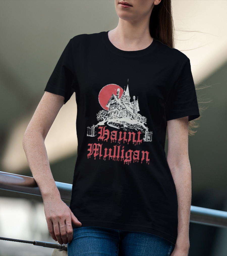 Hot Mulligan Haunted House Halloween Castle 2026 T-Shirt