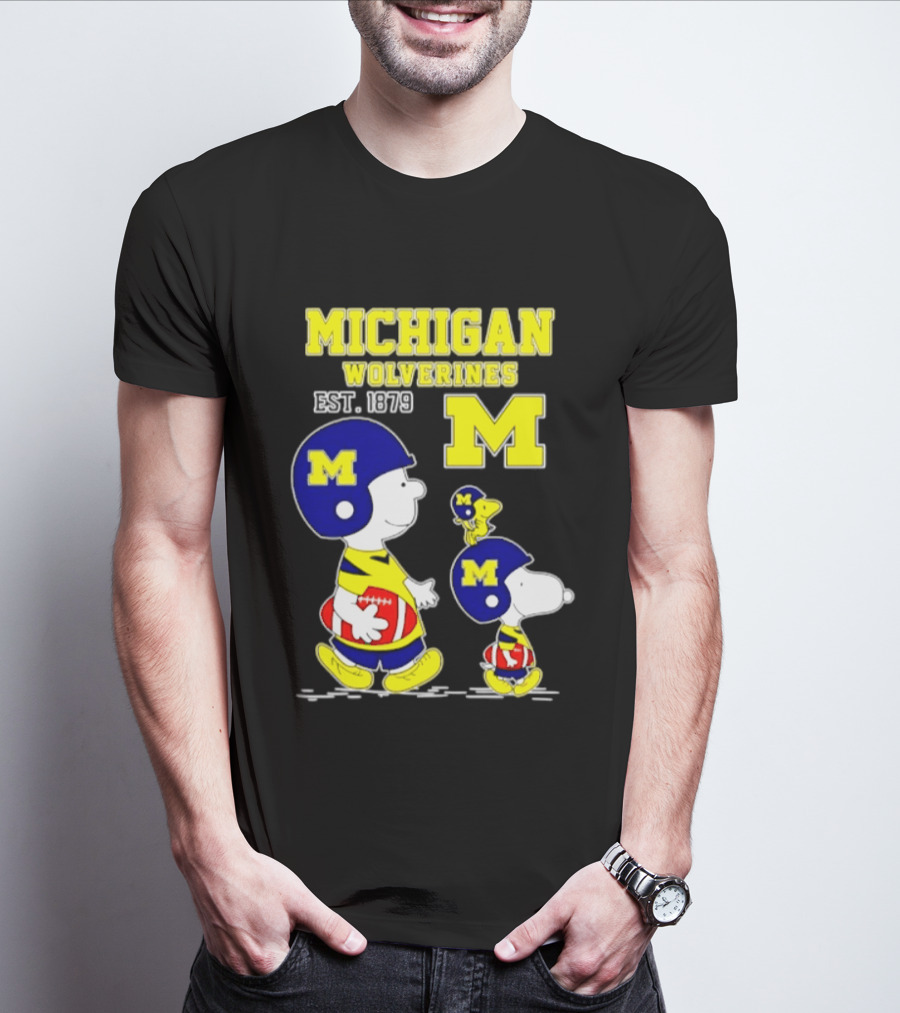 Michigan Wolverines EST 1879 Snoopy Charlie Brown Football Iconic M T-Shirt