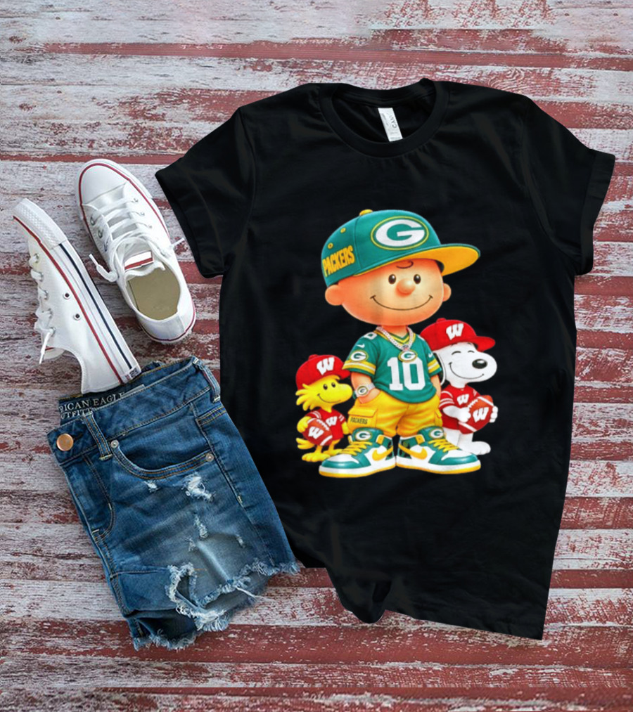Charlie Brown Snoopy Woodstock Green Bay Packers Wisconsin Badgers Sports Fan Gear T-Shirt