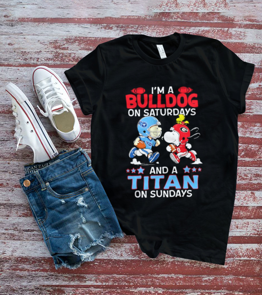 I'm A Bulldog On Saturdays And A Titan On Sundays Football Peanuts Characters T-Shirt