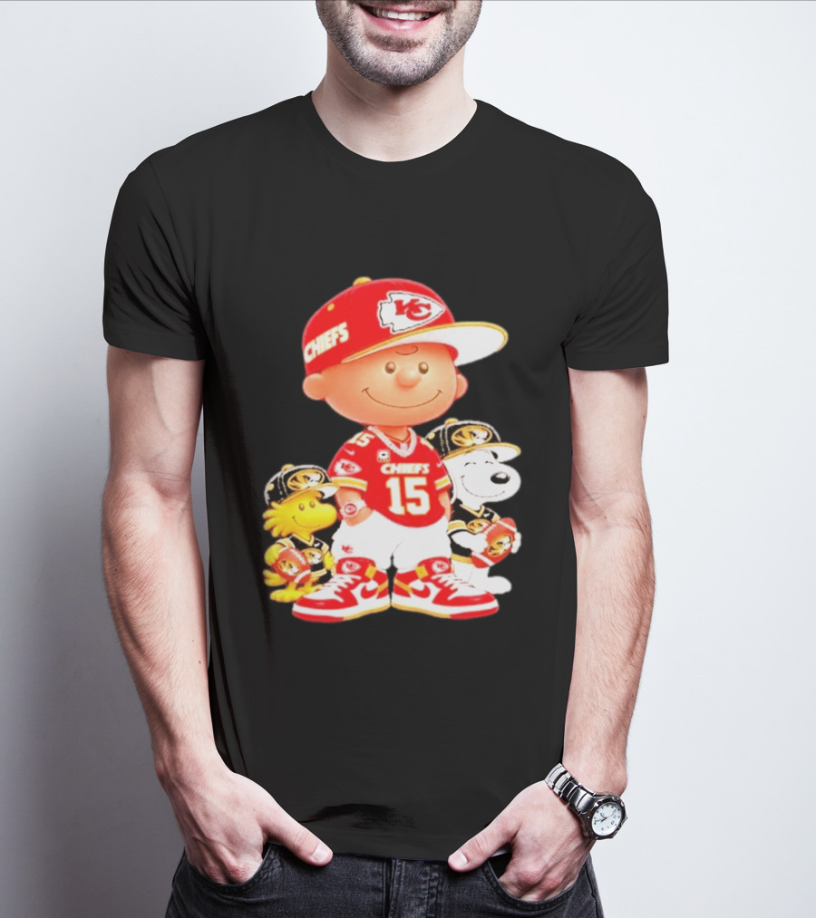 Peanuts Chiefs Patrick Mahomes Football Kansas City Charlie Brown Snoopy Woodstock T-Shirt