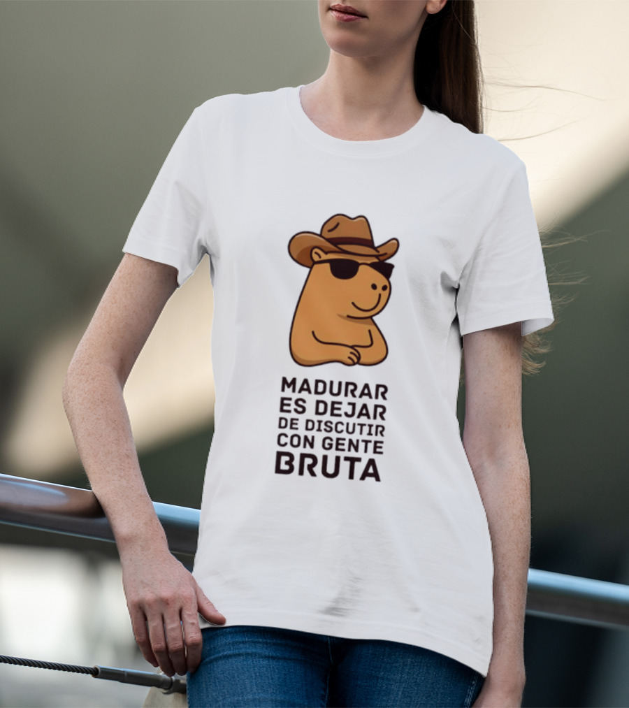 Capybara Madurar Es Dejar De Discutir Con Gente Bruta Cowgirl Hat Sunglasses T-Shirt