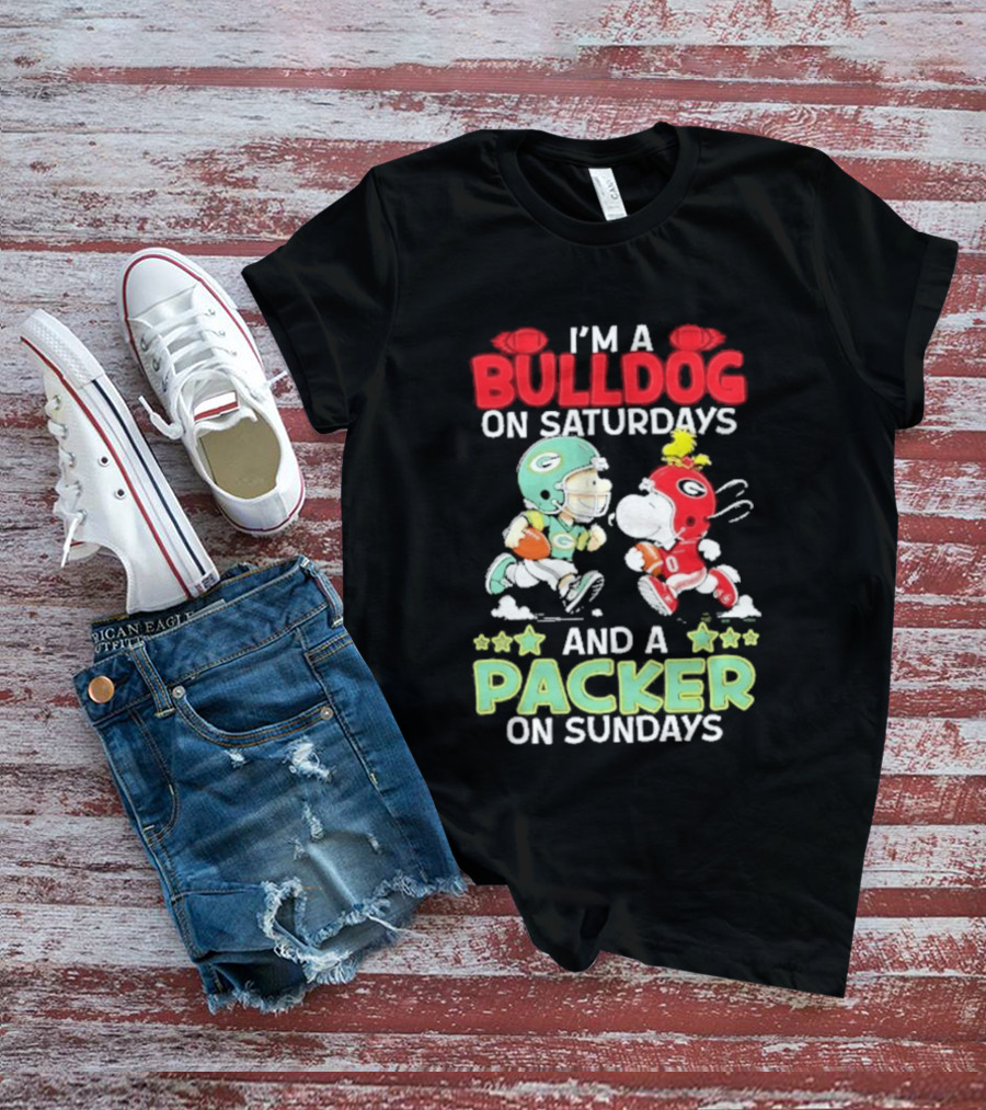 I'm A Bulldog On Saturdays And A Packer On Sundays Football Peanuts T-Shirt
