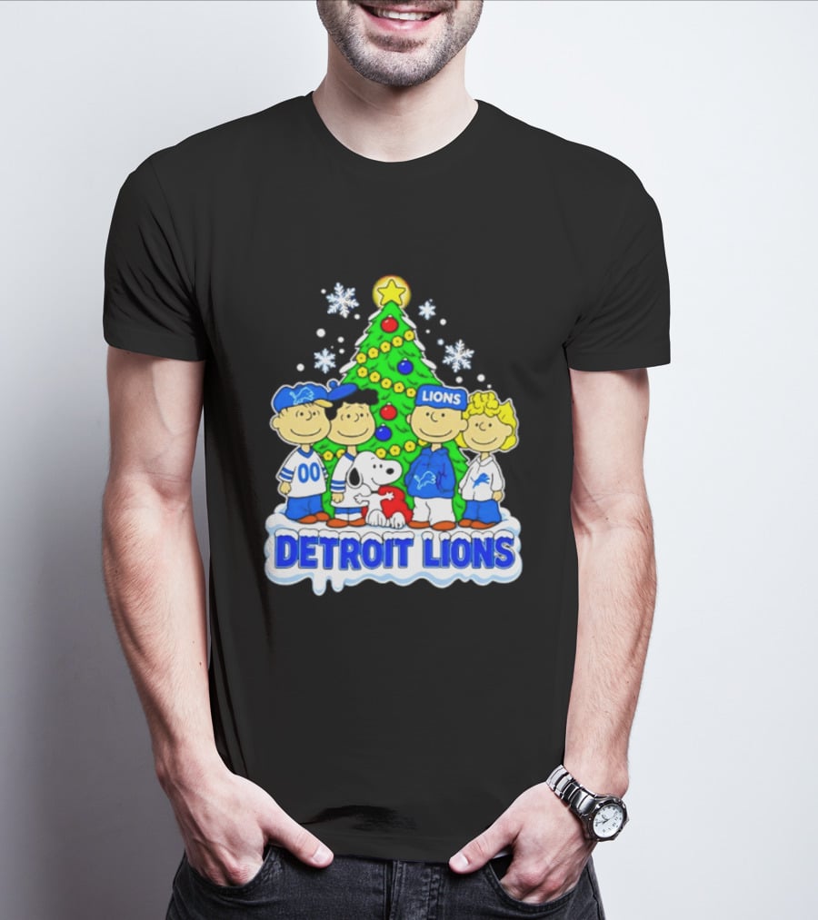 Peanuts Christmas Tree Detroit Lions Team Snoopy Woodstock T-Shirt