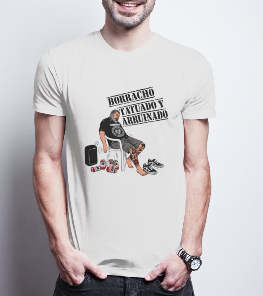 Borracho Tatuado Y Arruinado Hombre Con Pierna Tatuada Y Botellas Vibrando T-Shirt