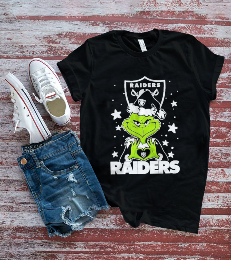 Las Vegas Raiders Grinch Love Hands Christmas Football 2026 T-Shirt