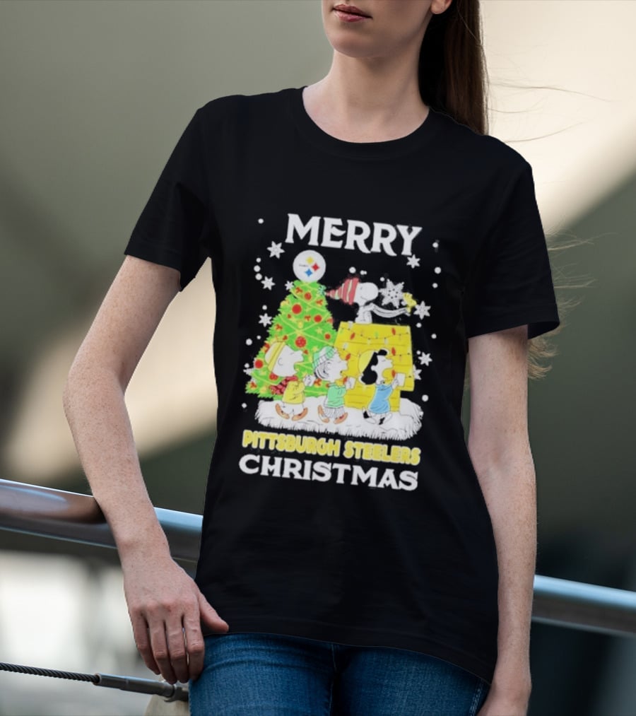 Merry Christmas 2026 Pittsburgh Steelers Peanuts Tree And Snoopy T-Shirt