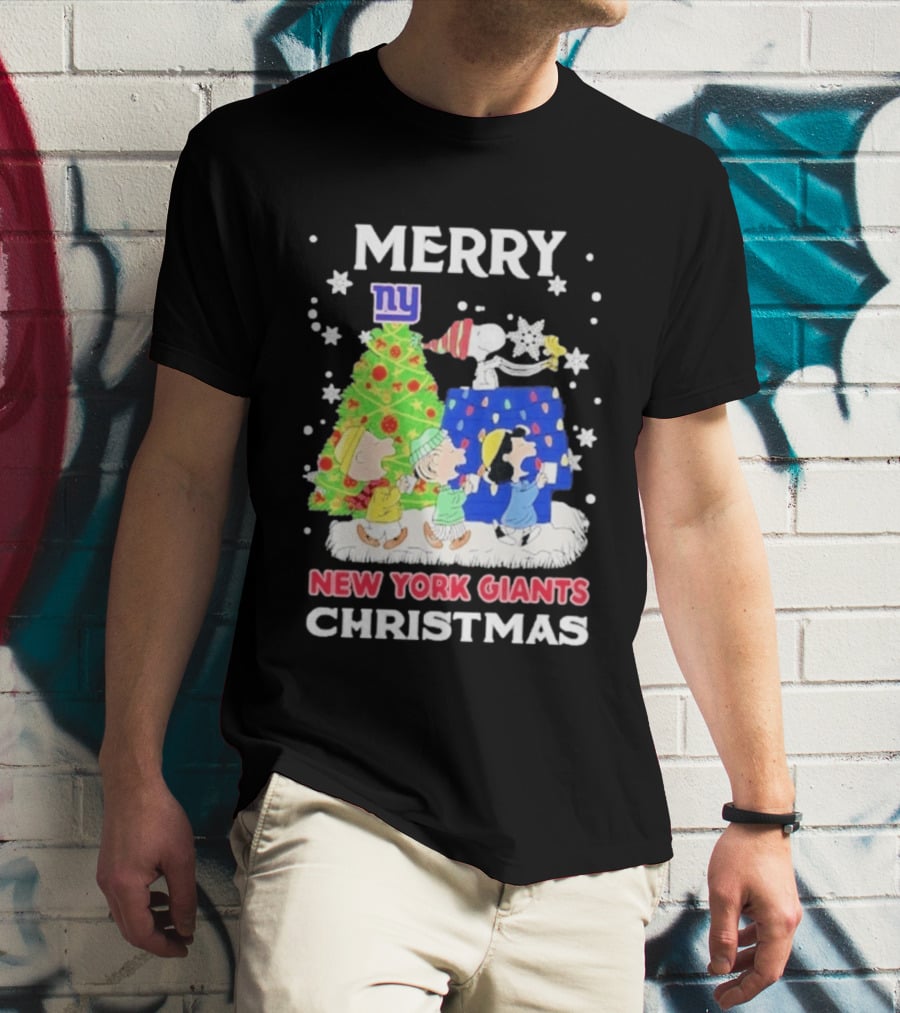New York Giants Peanuts Merry Christmas 2026 Snoopy Woodstock Charlie Brown T-Shirt