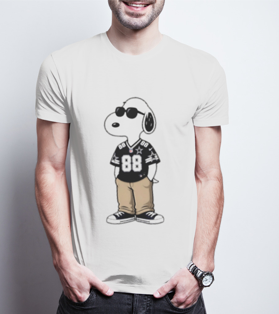 Snoopy Dallas Cowboys 88 Jersey Sunglasses 2026 Football Collaboration T-Shirt