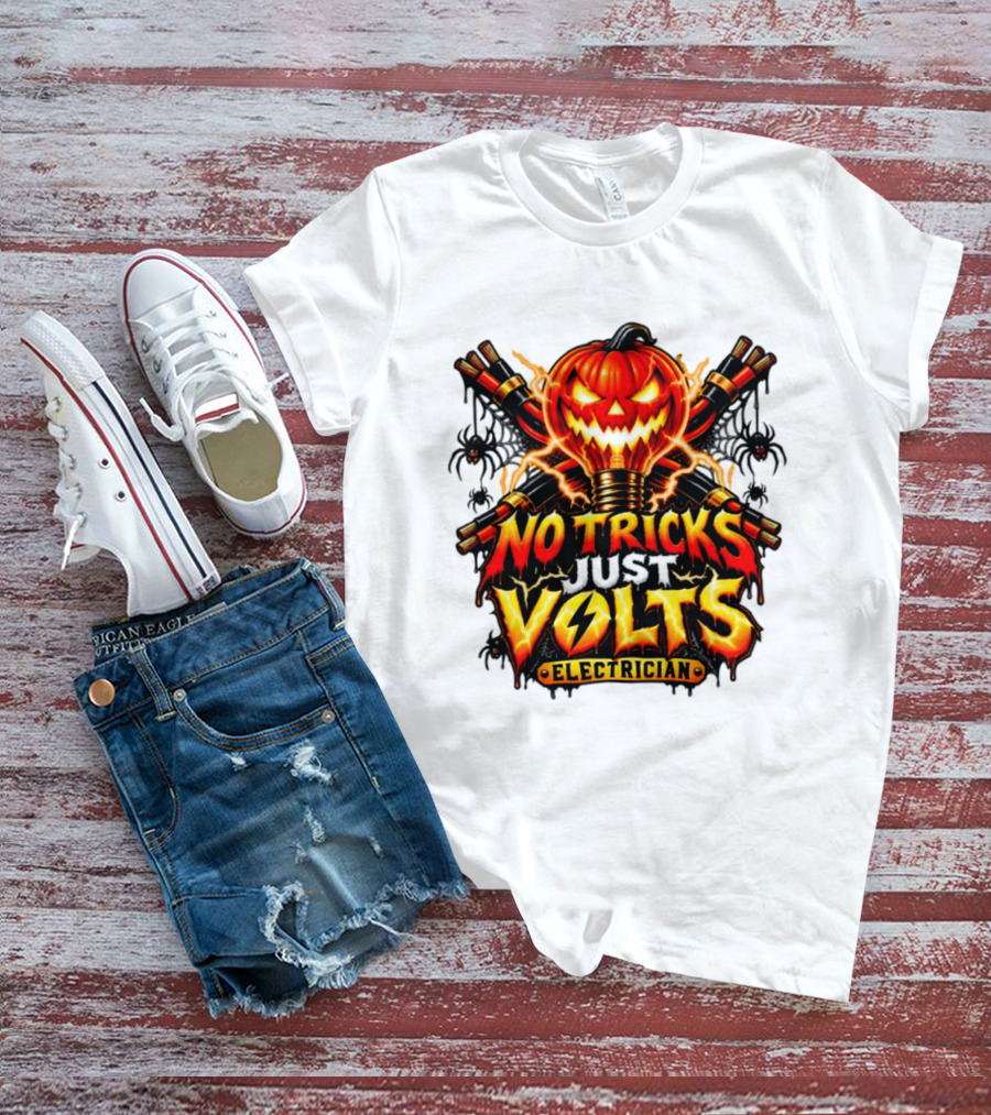 No Tricks Just Volts Electrician Pumpkin Halloween T-Shirt