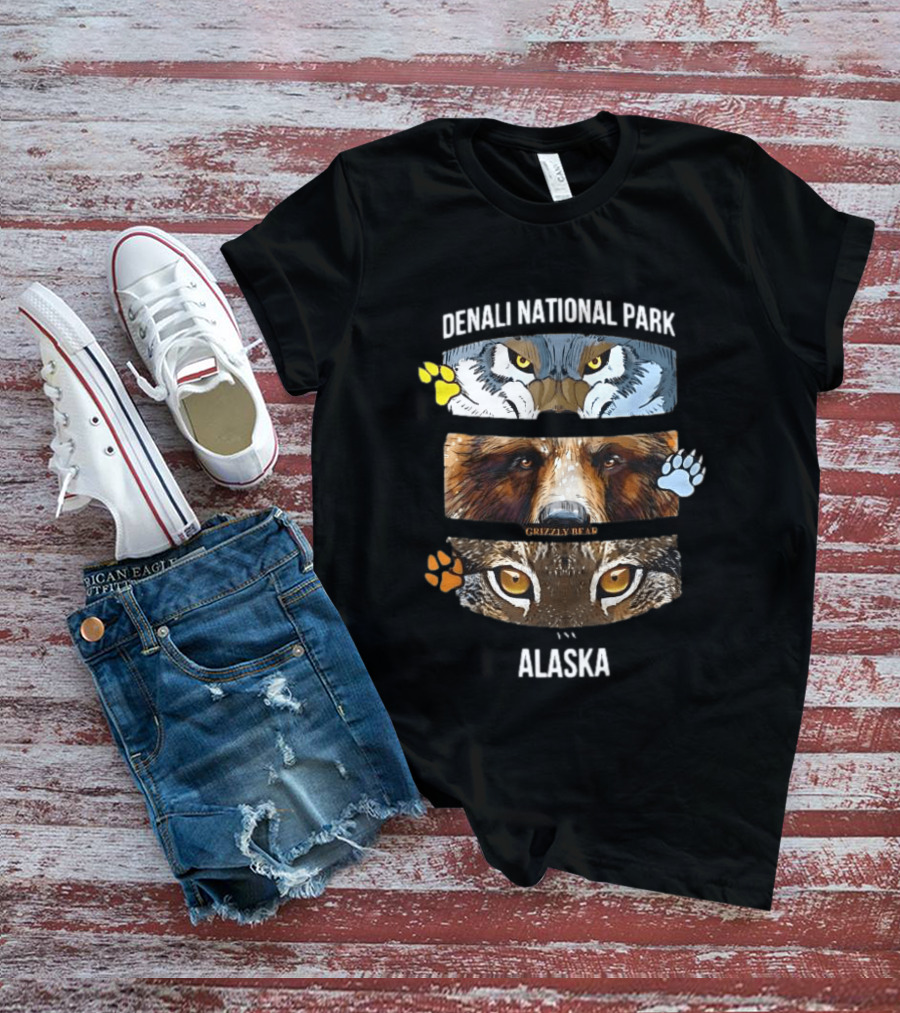Denali National Park Alaska Wolf Grizzly Bear Wildlife T-Shirt