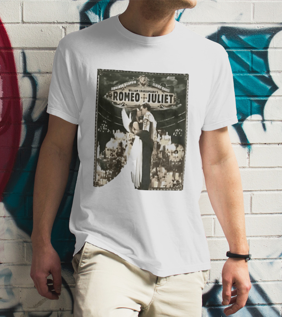 William Shakespeare's Romeo And Juliet Leonardo Claire Iconic Romantic Scene T-Shirt