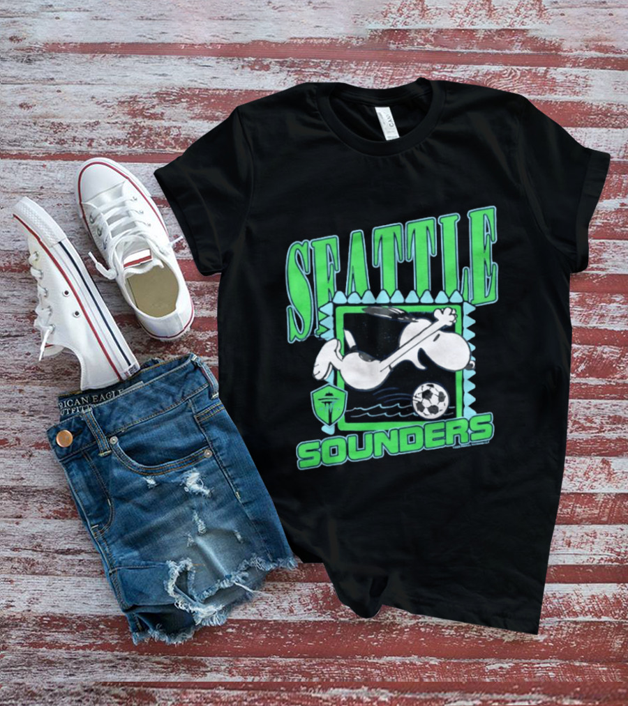 Peanuts Snoopy Seattle Sounders Soccer Collaboration T-Shirt