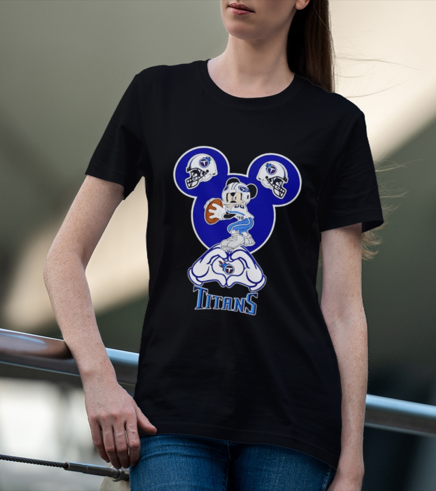 Tennessee Titans Mickey Mouse Football Heart Hands T-Shirt