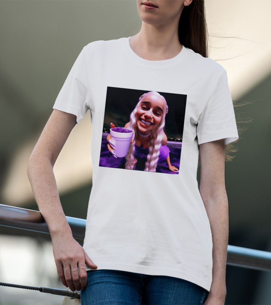 Emilia Clarke Purple Cup Queen Of Dragons Vibrant Smile T-Shirt