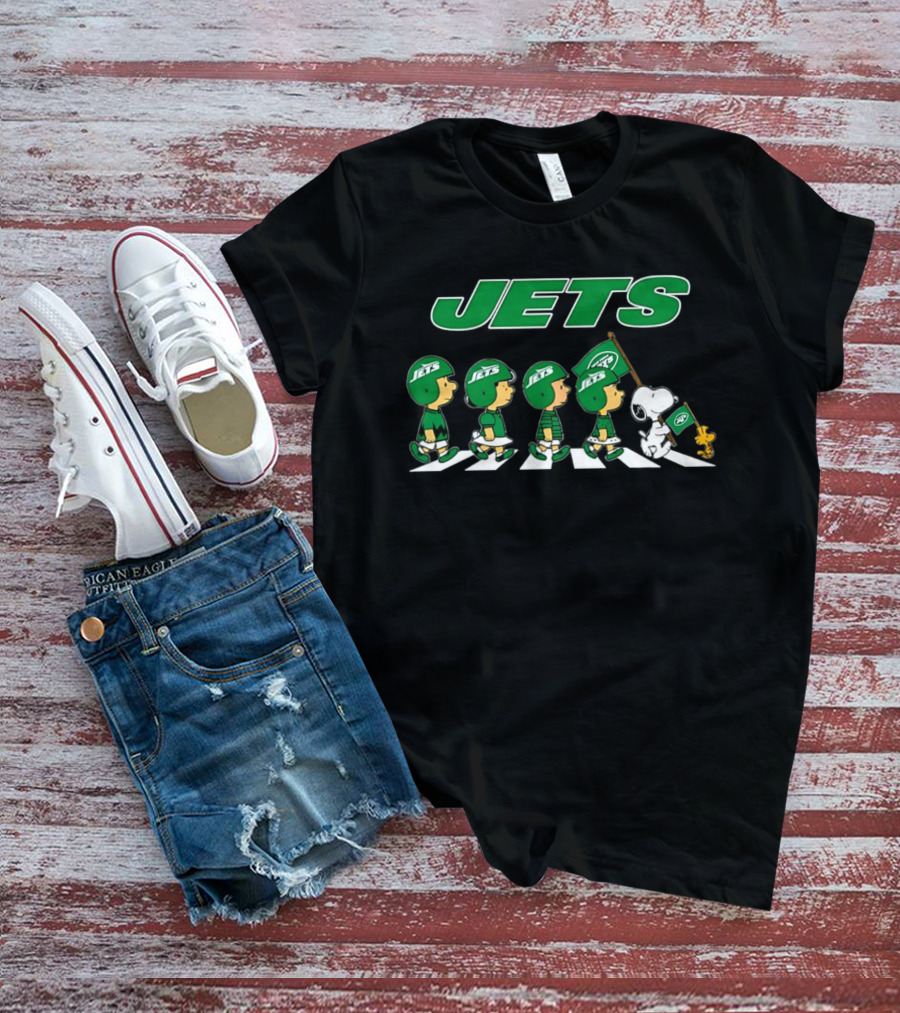 Peanuts New York Jets Snoopy Woodstock Football Abbey Road Parade T-Shirt